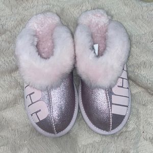 UGG SLIPPER